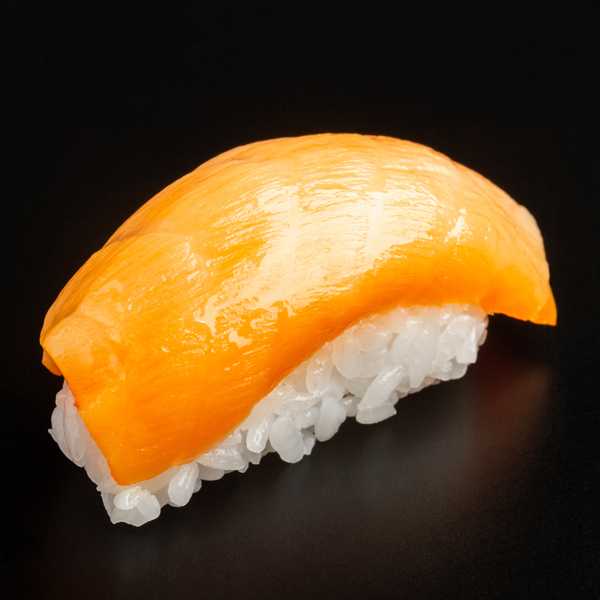 Суши Сяке кунсей (Копченный лосось)